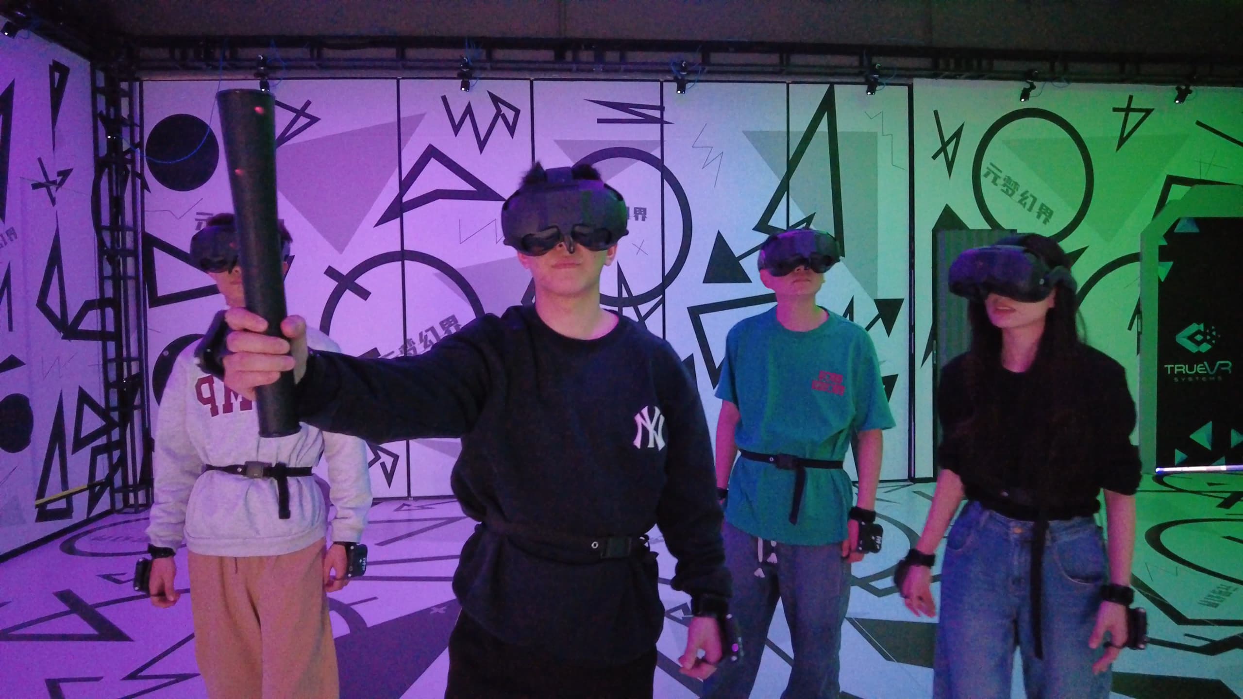 成都暑假青少年去哪玩？适合 Z 世代的 VR/XR 组队体验推荐！